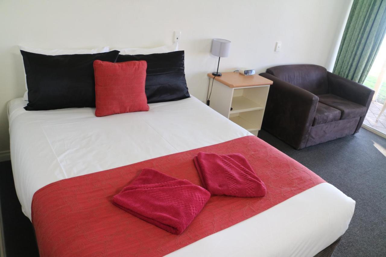 Barmera Lake Resort Motel Bagian luar foto