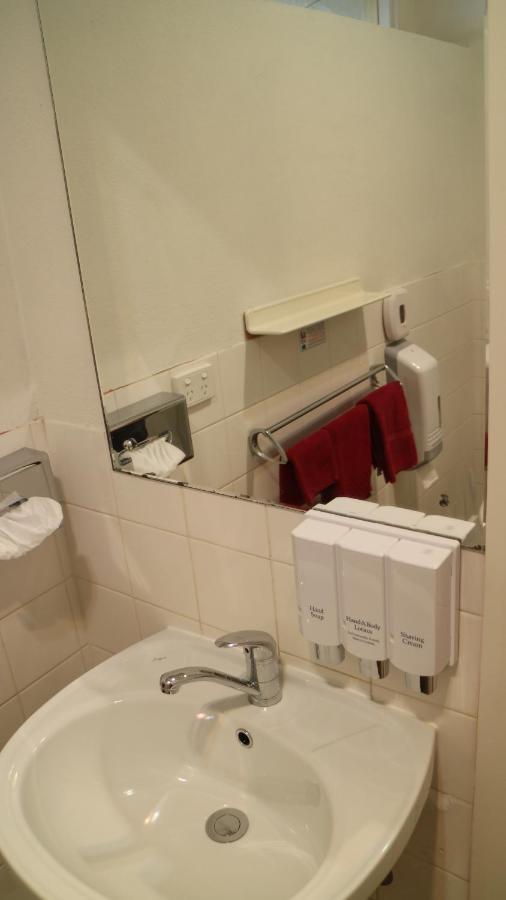 Barmera Lake Resort Motel Bagian luar foto