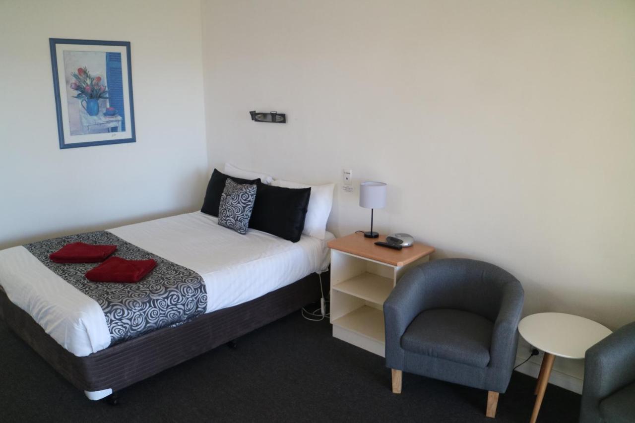 Barmera Lake Resort Motel Bagian luar foto