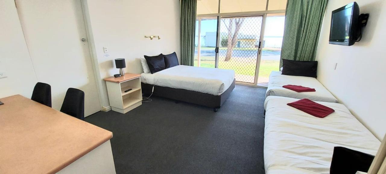 Barmera Lake Resort Motel Bagian luar foto