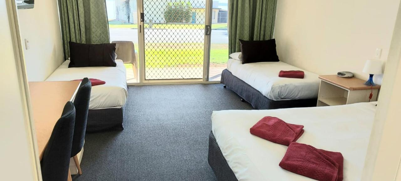 Barmera Lake Resort Motel Bagian luar foto