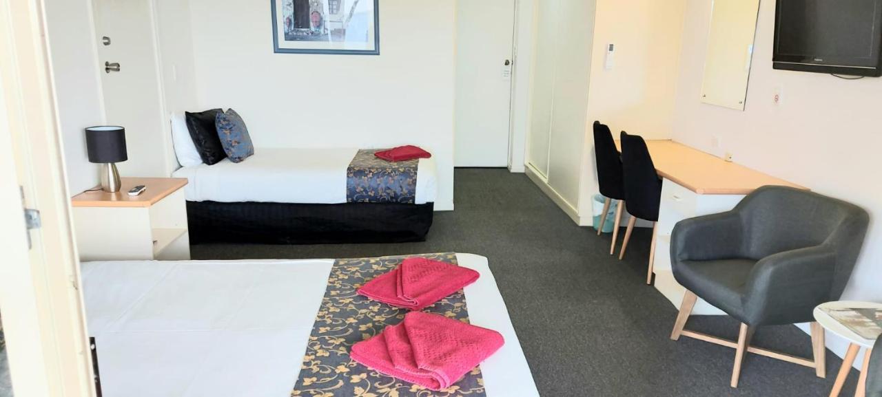 Barmera Lake Resort Motel Bagian luar foto