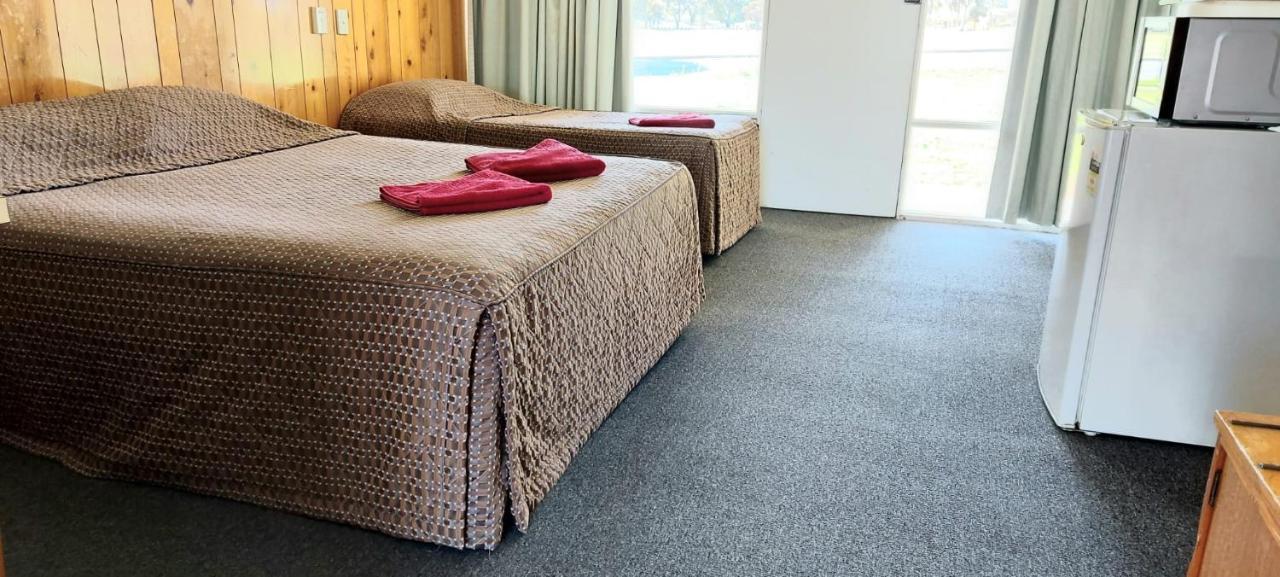 Barmera Lake Resort Motel Bagian luar foto