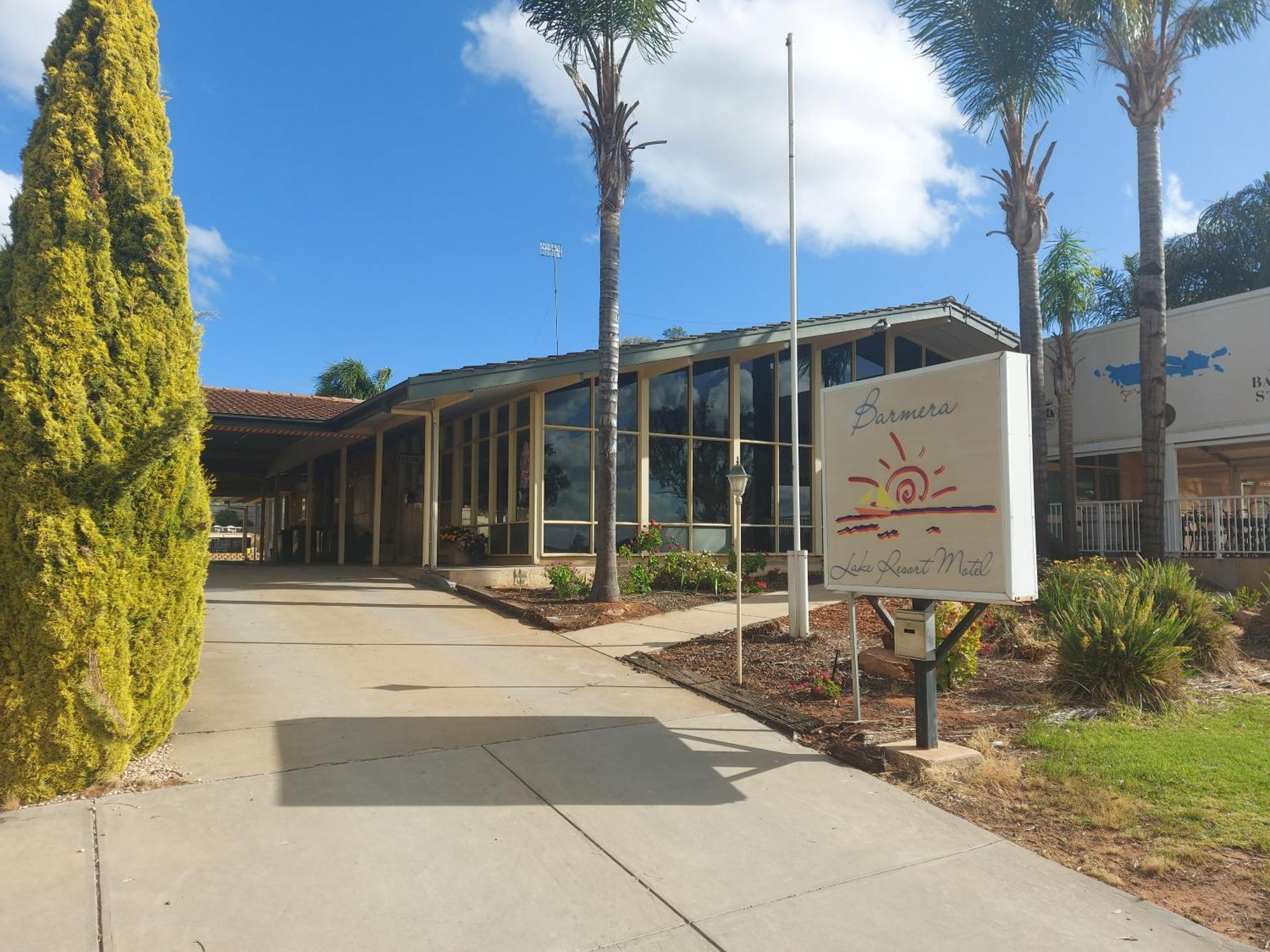 Barmera Lake Resort Motel Bagian luar foto