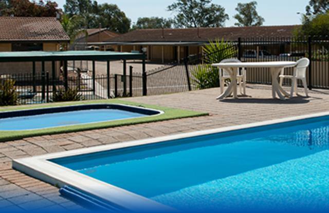 Barmera Lake Resort Motel Bagian luar foto