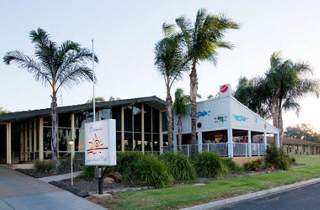 Barmera Lake Resort Motel Bagian luar foto