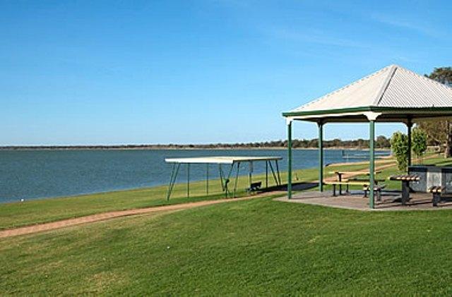 Barmera Lake Resort Motel Bagian luar foto